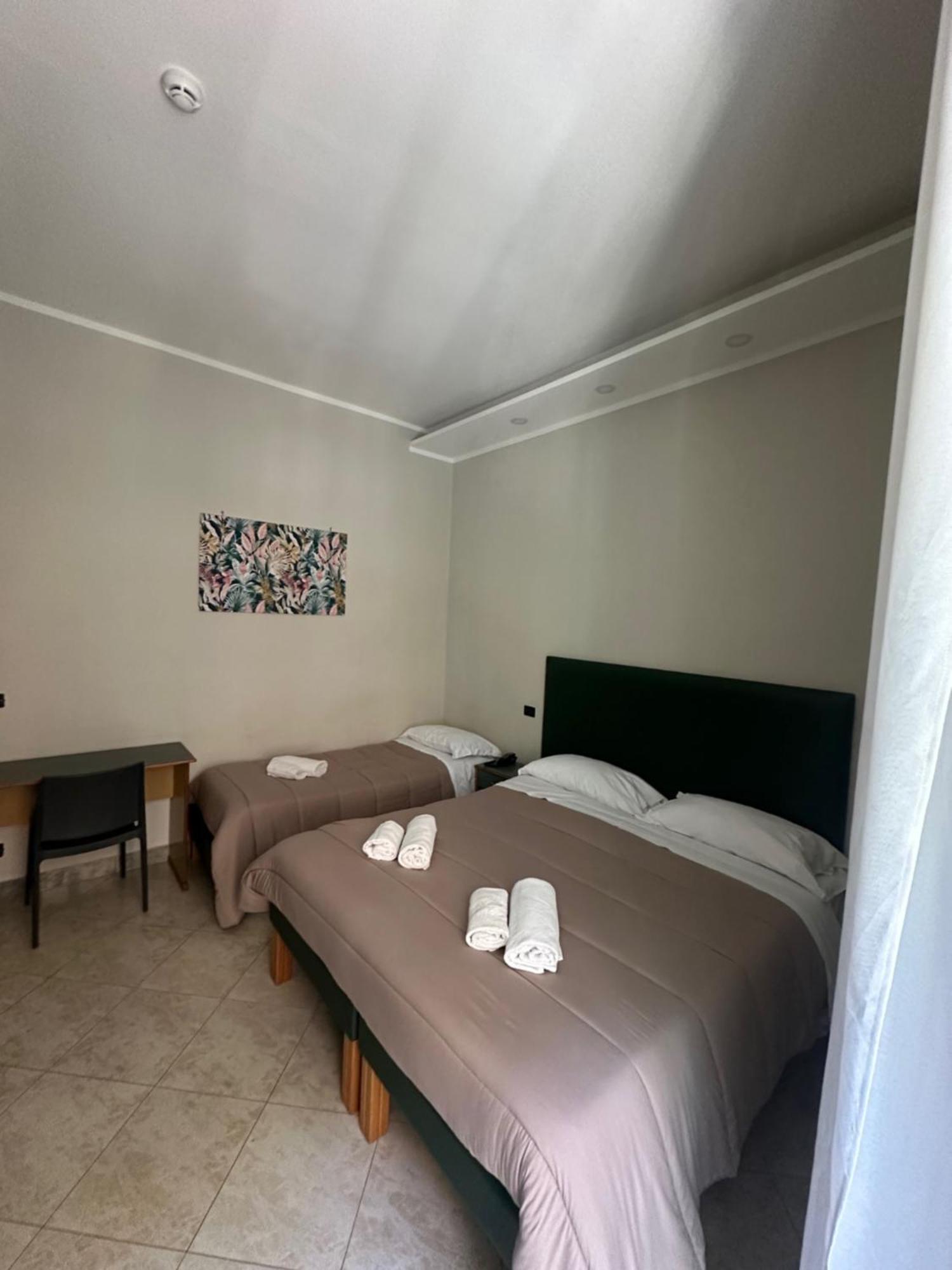 Smart Station Hotel Napoli Eksteriør billede